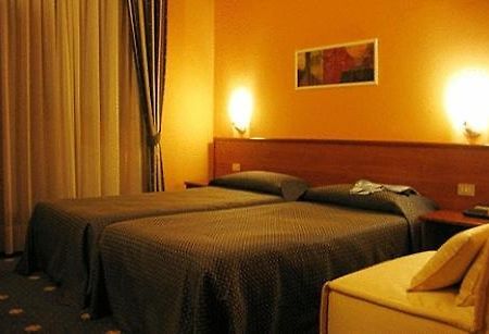 Hotel Ristorante Giordano Cavernago Szoba fotó