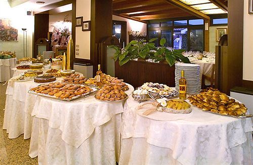 Hotel Ristorante Giordano Cavernago Kültér fotó