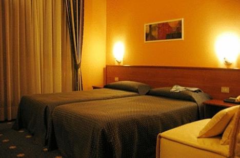 Hotel Ristorante Giordano Cavernago Szoba fotó